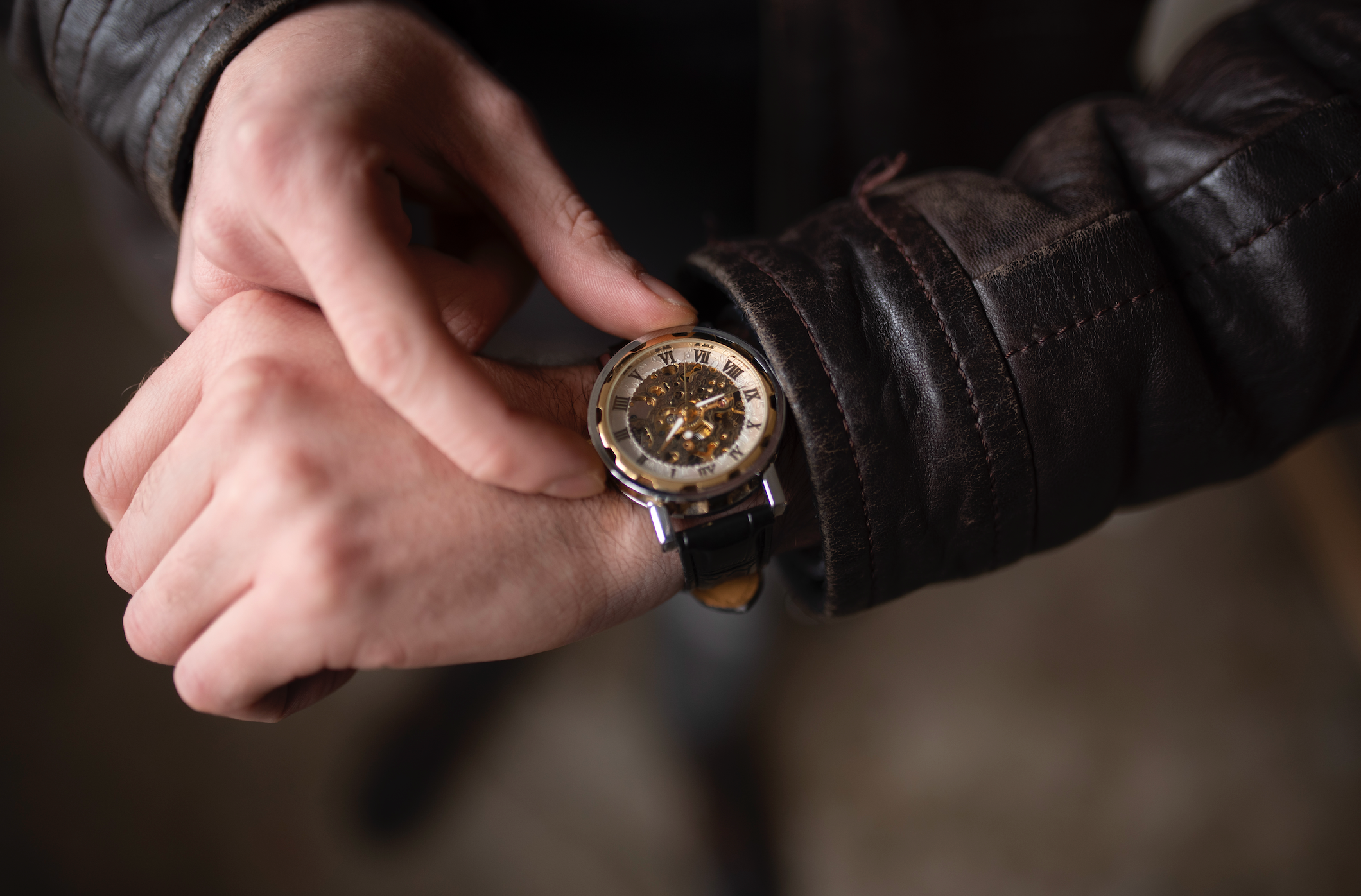 Montre portée homme