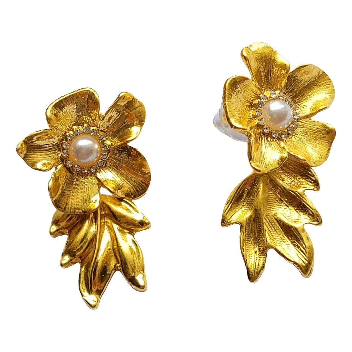 Boucles d’oreilles florales dorées – CXL by Christian Lacroix