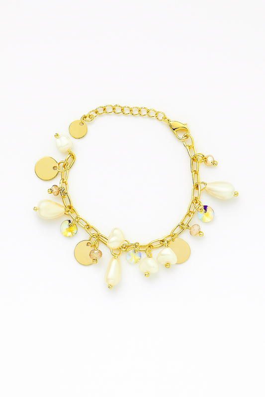 Bracelet doré à breloques nacrées et cristaux – Miu Designs