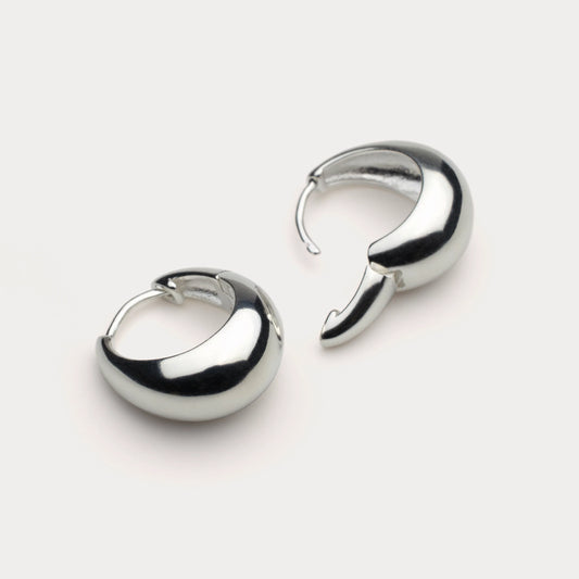 Boucles d’oreilles créoles bombées argentées – CXL by Christian Lacroix
