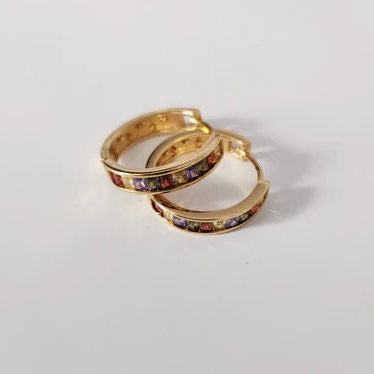Boucles d’oreilles créoles arc-en-ciel – CXL by Christian Lacroix